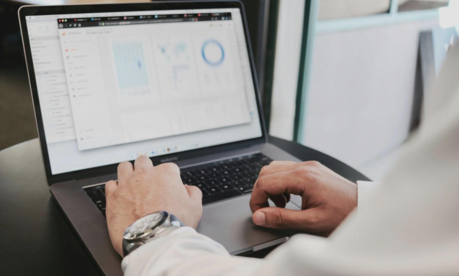 Discusión de consulta financiera